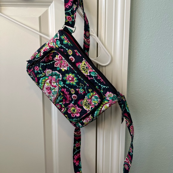 Vera Bradley Crossbody purse - Picture 1 of 6